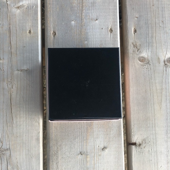 Juicy Couture Present Gift Box Charm Bracelet - Picture 6 of 6